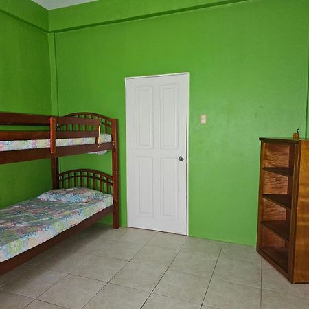 Fish Tobago Guesthouse Or Joy And Brandon Guesthouse Buccoo Phòng bức ảnh
