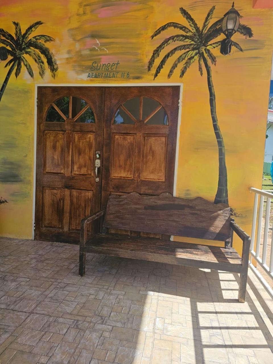 Fish Tobago Guesthouse Or Joy And Brandon Guesthouse Buccoo Phòng bức ảnh